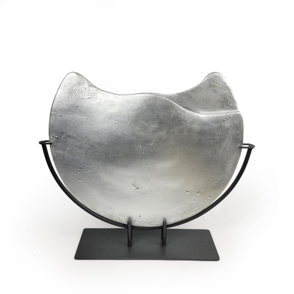 Large Modern Minimalistic Vase on Stand - Picture 2 of 6